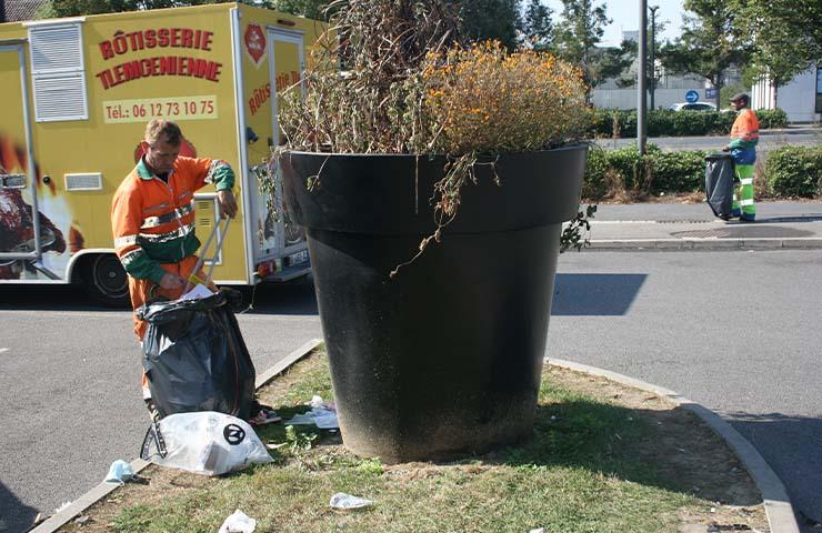 Ramassage de dépôts sauvages à Denain