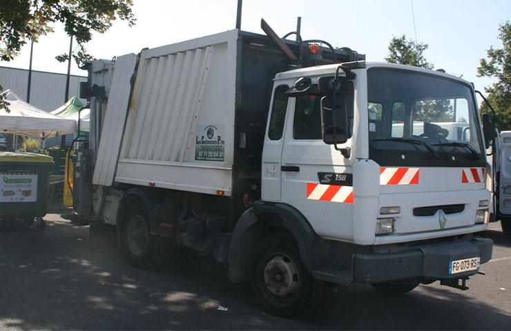 Nettoyage de mobiliers urbains à Steenvoorde